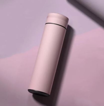 Wasserflasche mit Temperaturanzeige von oben – schlankes Design für Schweizer Alltag